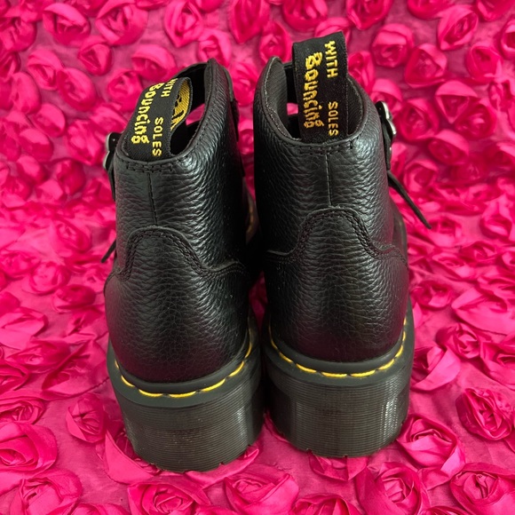 Dr. Martens Devon Flower boots 🖤 - Picture 5 of 7